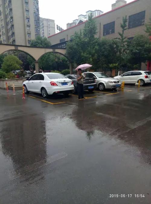 公共设施设备物业公司自制交通桩方便业主停车安装电梯机房风扇打造