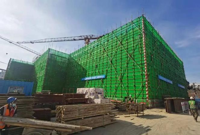主要建设一栋6层教学楼,地下车库及公共卫生间等设施,建设规模38861